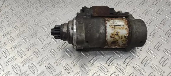 Volkswagen Touran III Starter motor 02Z911024B