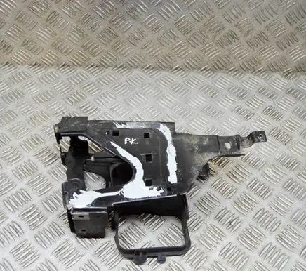 BMW 6 F12 F13 Headlight/headlamp mounting bracket 7577471