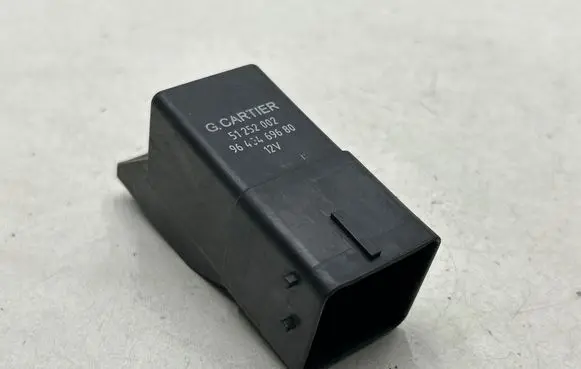 Peugeot 3008 I Glow plug pre-heat relay 51252002 9643469680