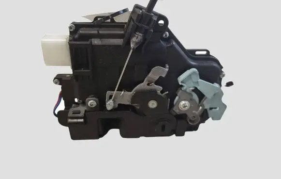 Skoda Octavia Mk2 (1Z) Rear door lock 7L0839016E