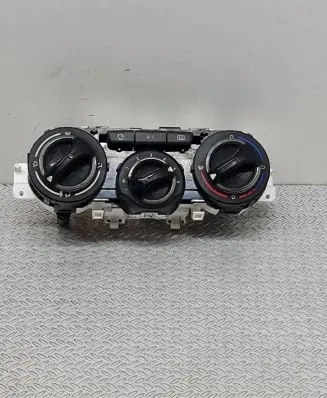 Peugeot 208 Climate control unit 96722483ZD E1063173 11013332G