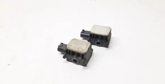 Mercedes-Benz ML W164 Airbag deployment crash/impact sensor 0038202926