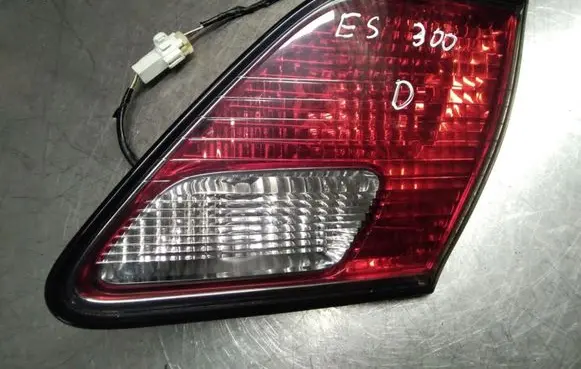 Lexus ES 250 - 300 - 330 Tailgate rear/tail lights KOITO3374