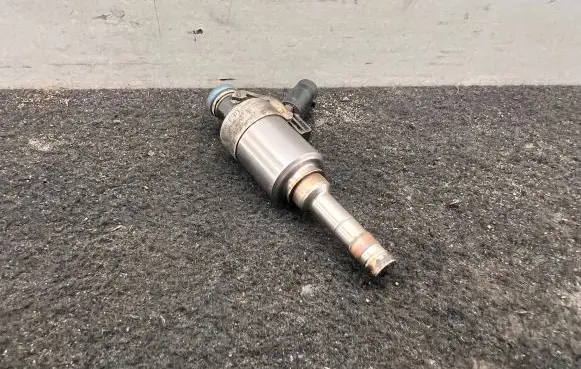 Audi A3 S3 A3 Sportback 8P Fuel injector 06H906036F
