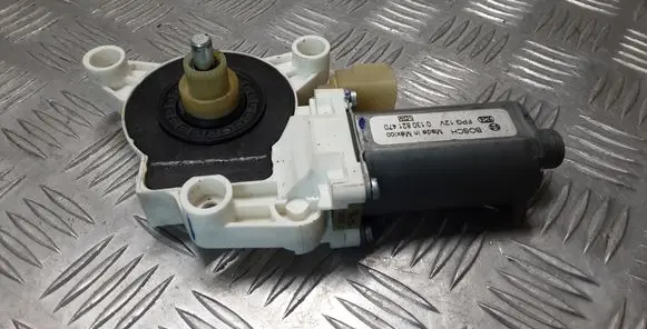 Chrysler Grand Voyager V Front door window regulator motor 0130821470 3015588D