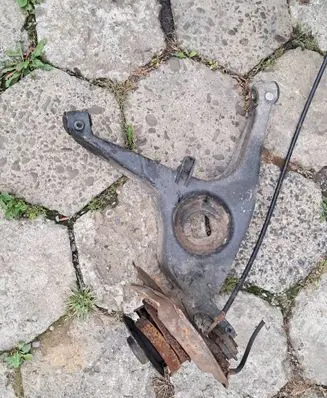 Mercedes-Benz SL R107 Rear control arm 1073521804