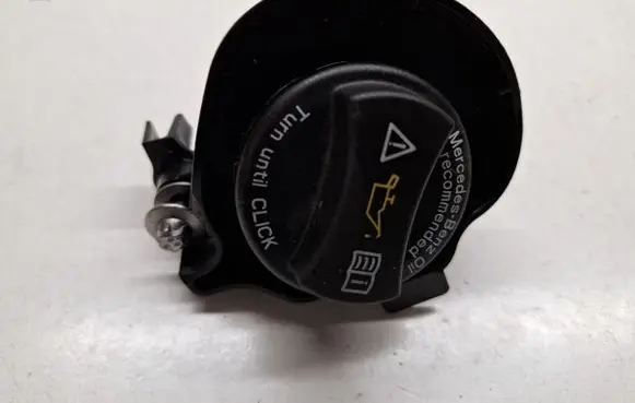 Mercedes-Benz E W213 Oil filler cap 6540180000 A6540180000