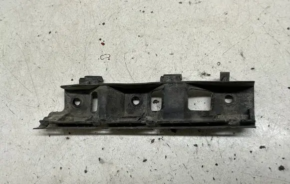 Volkswagen PASSAT B6 Front bumper mounting bracket 3C0807183