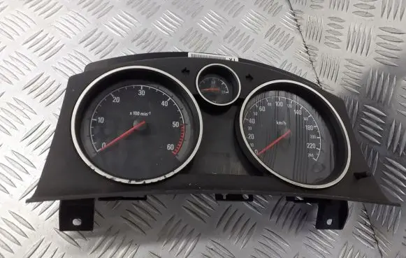 Opel Zafira B Tachometer 13225988