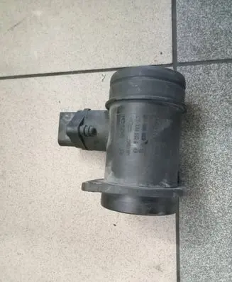 Volkswagen II LT Mass air flow meter 0281002463 038906461