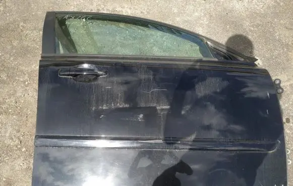 Volvo V50 Front door juodos
