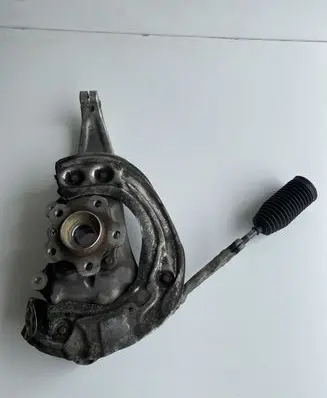 BMW 5 G30 G31 Front wheel hub 6861798
