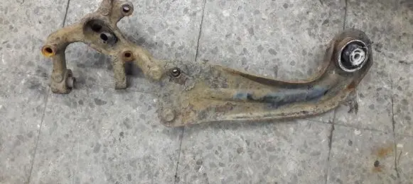 Volkswagen Golf V Stub axle 