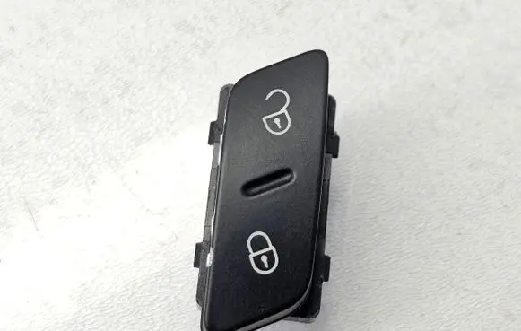 Volkswagen Golf VI Central locking switch button 1K0926125