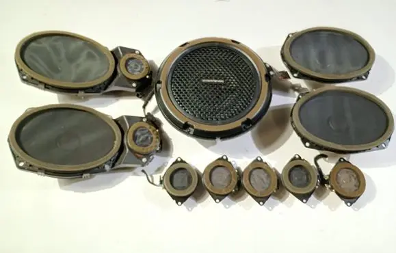 Dodge Charger Subwoofer speaker 68043035AC