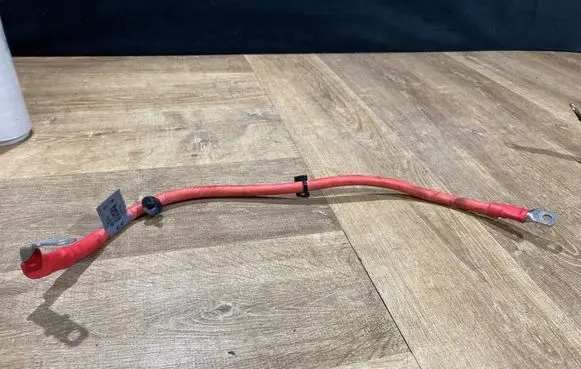 Jaguar F-Pace Positive cable (battery) HK8314300DE X76117YY 301192302