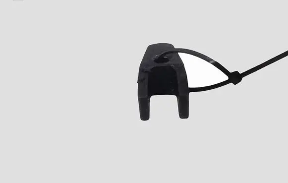 Mercedes-Benz C W203 Fuel Injector clamp holder