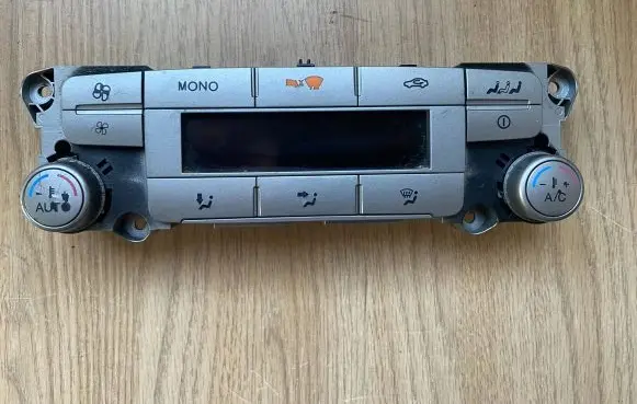 Ford Mondeo MK IV Climate control unit 7S7T18C612F W9GA02898 0259A