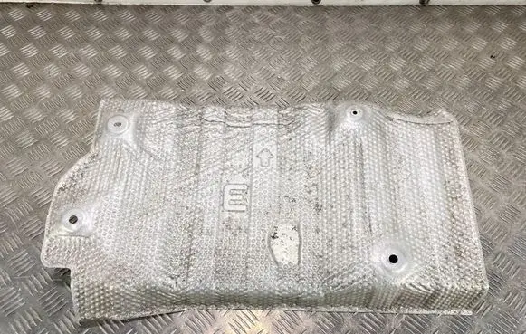 Toyota Prius (XW50) Exhaust heat shield