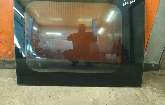 Renault Trafic II (X83) Rear side window 