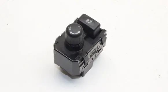 Nissan Leaf I (ZE0) Wing mirror switch