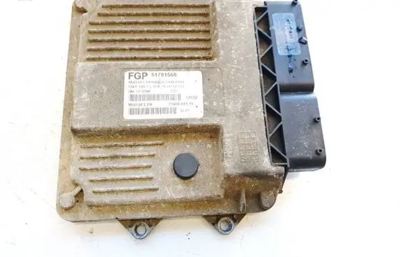 Fiat Punto (188) Engine control unit/module 51781568 7160004105