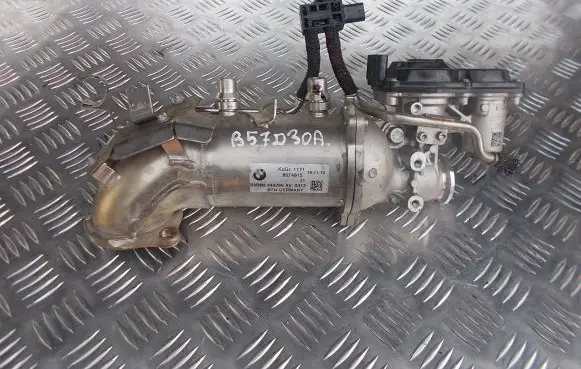 BMW X5M G05 F95 EGR valve 8574820 8574815