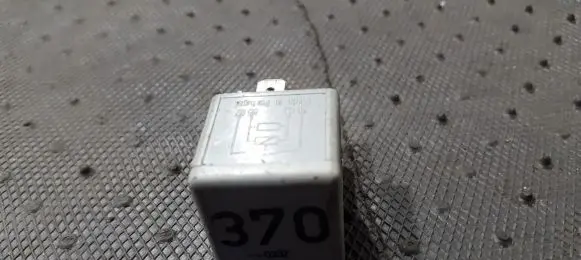 Audi A6 S6 C6 4F Other relay 8D0951253 V23134-J52-X300