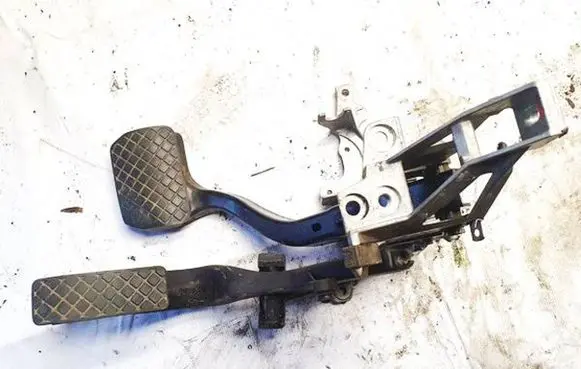 Audi A4 S4 B5 8D Brake pedal 8s1721117e