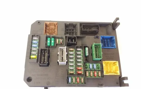 Peugeot 508 Fuse module 980668798001