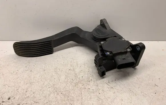 Mercedes-Benz Sprinter W901 W902 W903 W904 Accelerator throttle pedal 0281002335 A9013000404 382404034