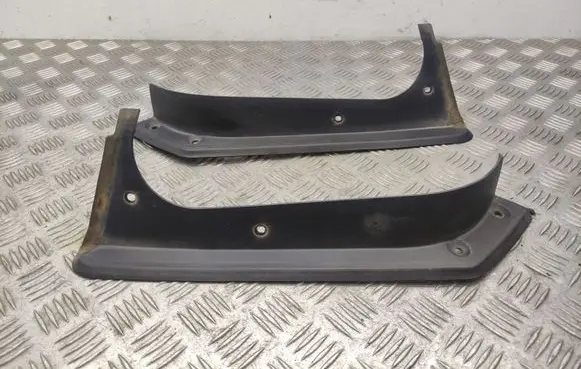 Mercedes-Benz E W212 Rear/tail light trim molding A2126930933 A2126931033