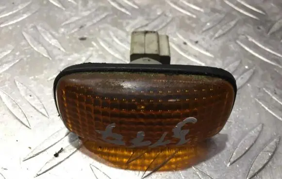 Nissan Primera Front fender indicator light 261602f000