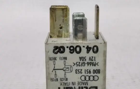 Audi A4 S4 B6 8E 8H Other relay 8D0951253