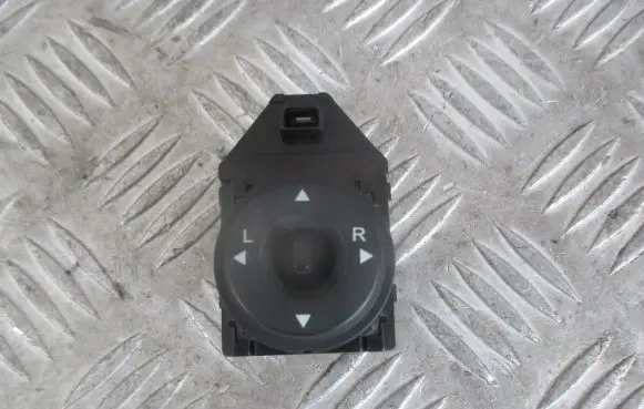 KIA Ceed Wing mirror switch