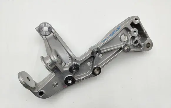 Volkswagen Golf V Front lower control arm/wishbone 1K0199295E