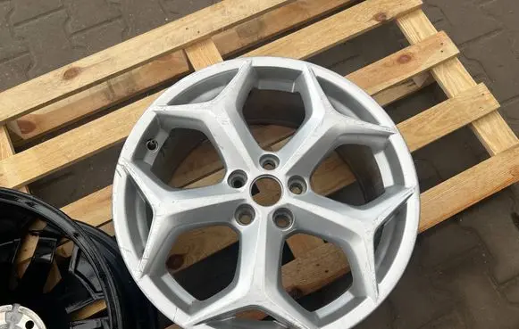 Ford Focus ST R18 alloy rim F1ECH1A