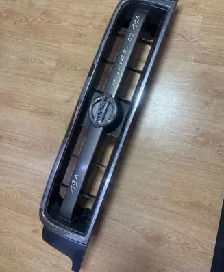 Nissan Pathfinder R50 Front bumper upper radiator grill
