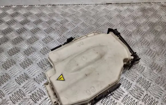 BMW 1 E81 E87 Fuse box cover 7544575 58650910
