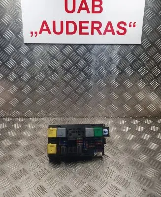 Mercedes-Benz ML W164 Fuse box set A1645402972 5072426 YAP29291