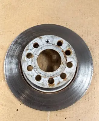 Volkswagen PASSAT B8 Rear brake disc 5Q0615601D