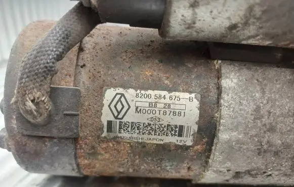 Renault Scenic II - Grand scenic II Starter motor M000T87881 8200584675B 8200584675