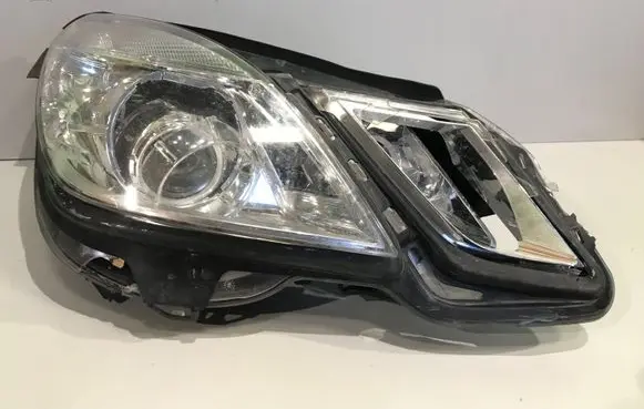 Mercedes-Benz E W212 Headlight/headlamp A2128205861KZ 1ZT00970208