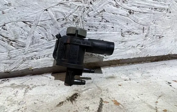Skoda Octavia Mk2 (1Z) Turbo solenoid valve 1K0906283A