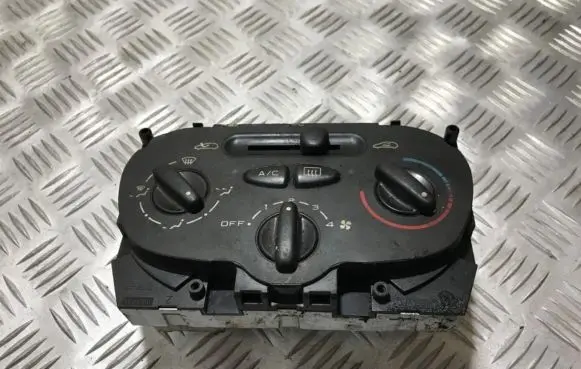 Peugeot 206 Climate control unit 64138 behr64138