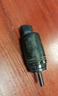 BMW 3 E46 Windscreen/windshield washer pump 8377612