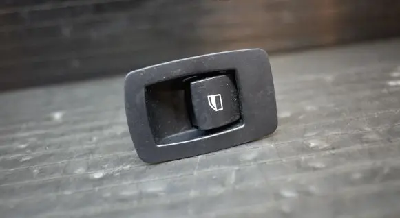 BMW 1 E81 E87 Electric window control switch 6945874