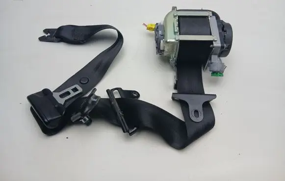 Volvo V60 Front seatbelt 39818841 616155700