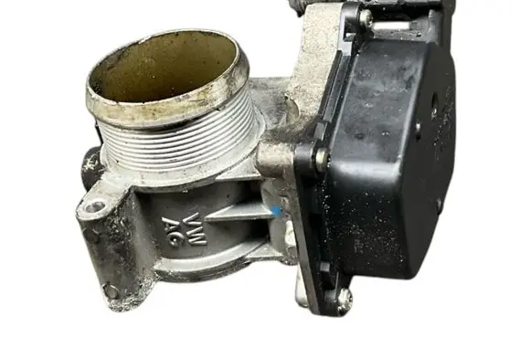 Volkswagen Touran II Throttle valve 03L128063AD 213307072