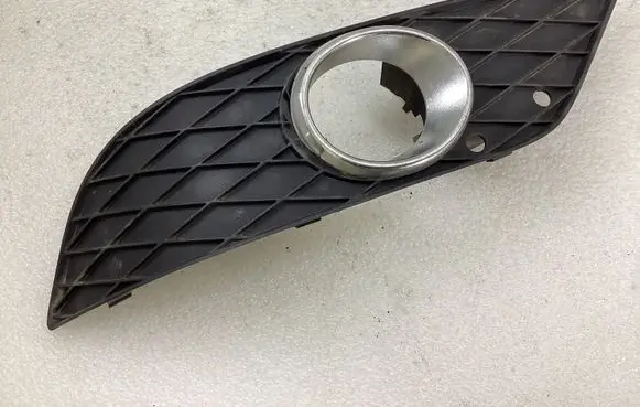 Mercedes-Benz B W245 Front bumper lower grill A1698852722 19512C 11279981